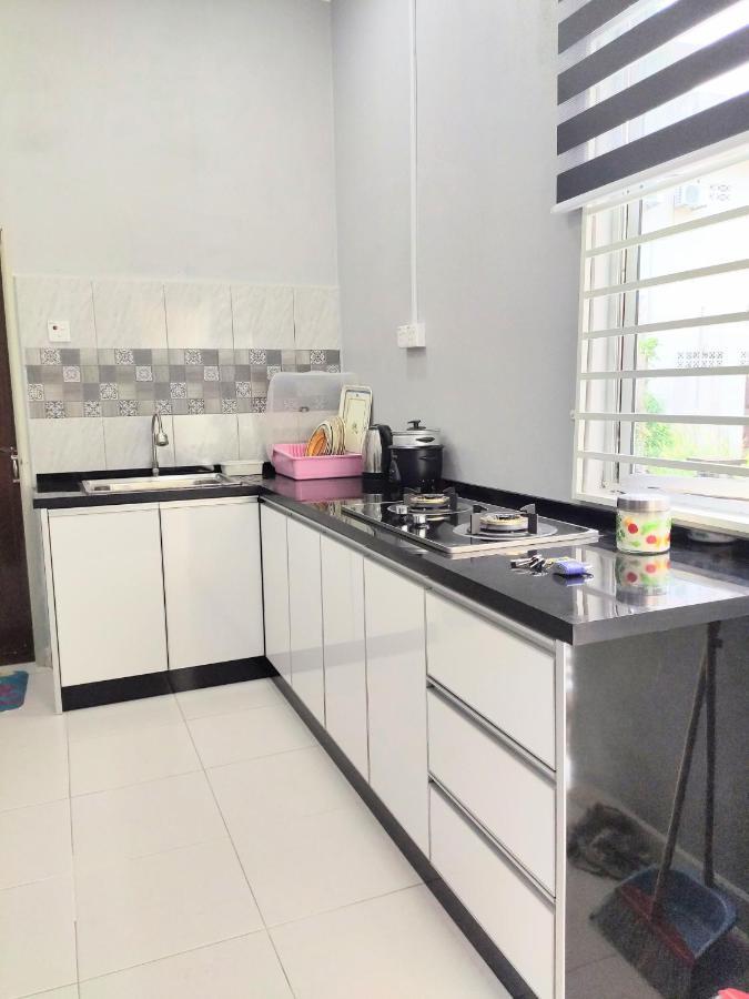 Homestay Cassa Dinie Private Pool Rantau Panjang Esterno foto