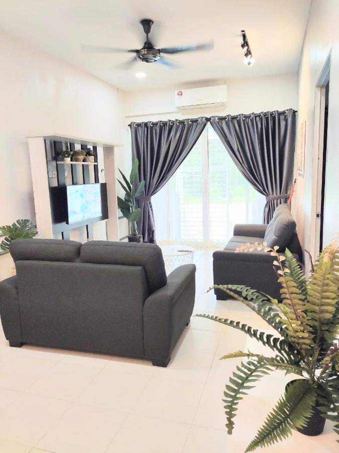 Homestay Cassa Dinie Private Pool Rantau Panjang Esterno foto