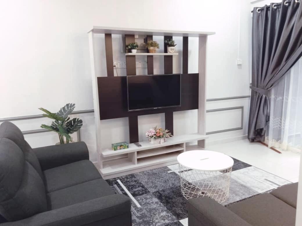 Homestay Cassa Dinie Private Pool Rantau Panjang Esterno foto
