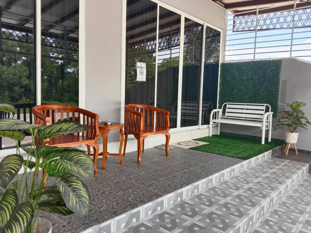 Homestay Cassa Dinie Private Pool Rantau Panjang Esterno foto