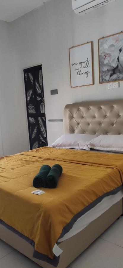 Homestay Cassa Dinie Private Pool Rantau Panjang Esterno foto