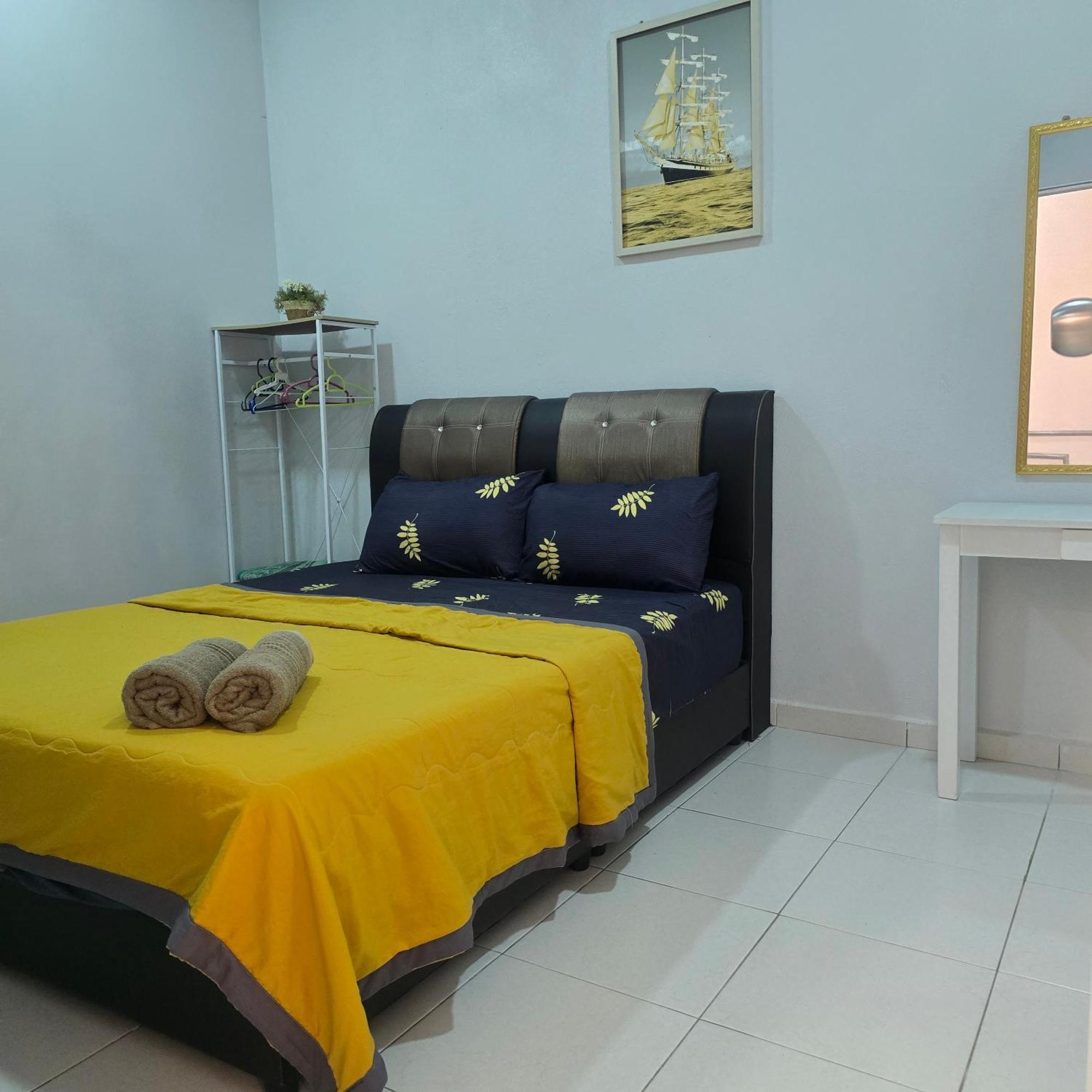 Homestay Cassa Dinie Private Pool Rantau Panjang Esterno foto